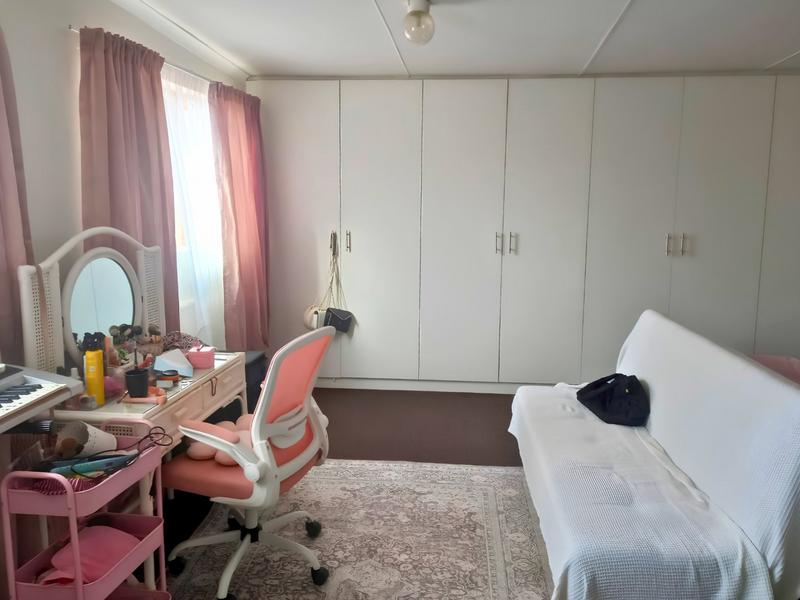 4 Bedroom Property for Sale in Heiderand Western Cape